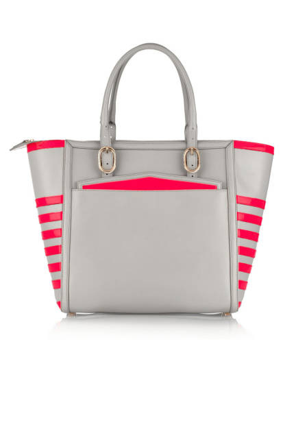 elle-09-louboutin-farida-gray-hot-pink-tote-xln-lgn