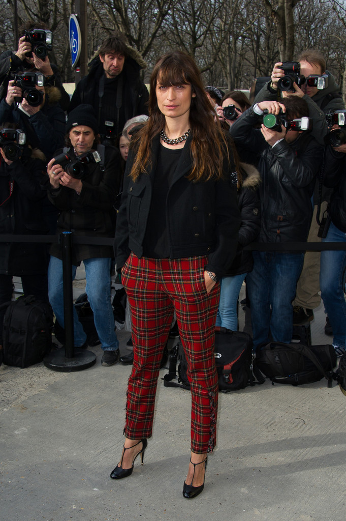 Caroline De Maigret1