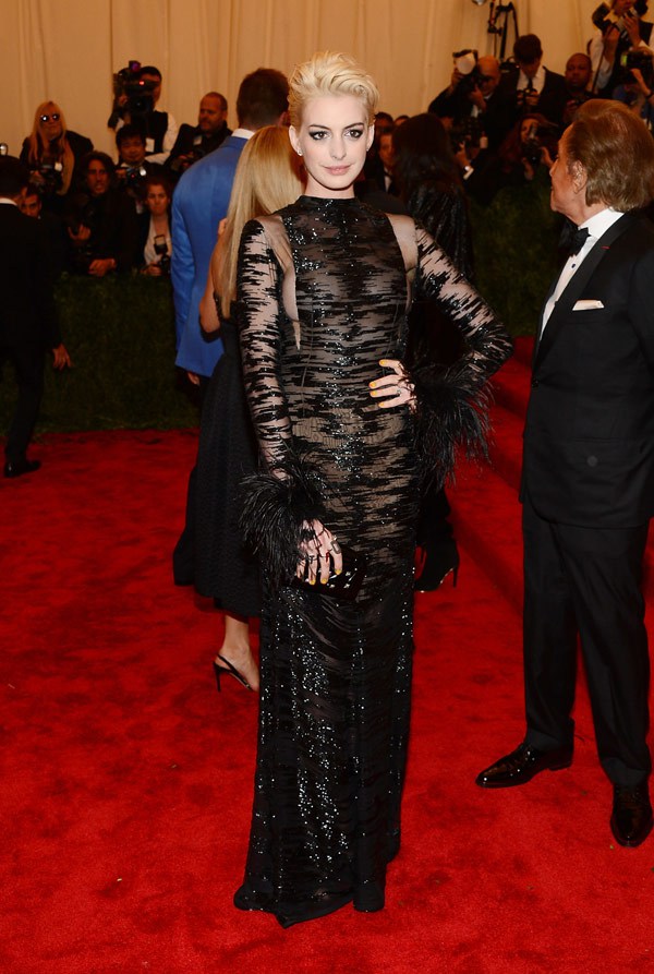 anne-hathaway-met-gala-2013