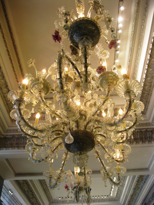 le-marquis-de-ladurc3a9e-chandelier