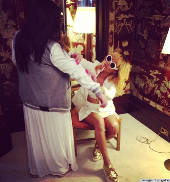 o-RIHANNA-CHANEL-570-3