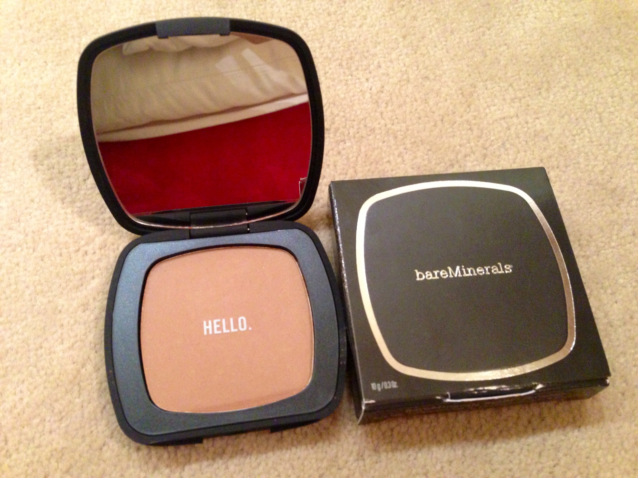 Blush Bronzer da Bare Minerals, o meu é a cor "the high dive"
