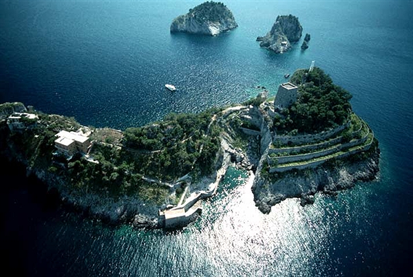 le-isole-de-li-galli-1571