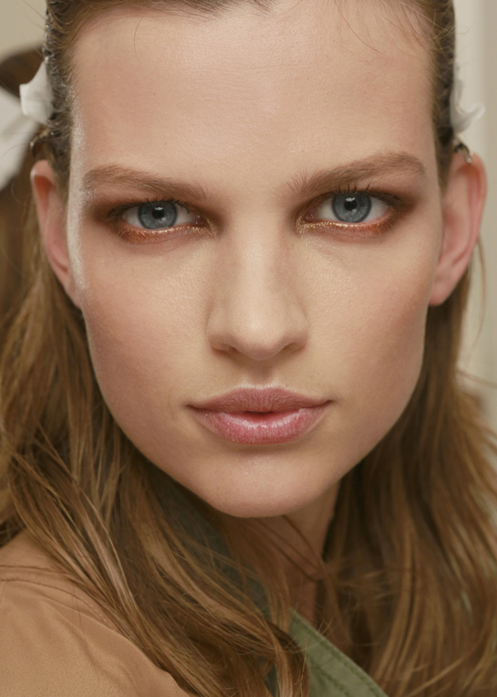 bette_franke__en_backstage_du_defile_gucci_printemps_ete_2014_500600504_north_545x.1