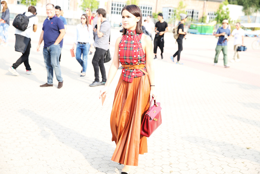 la_fondatrice_de_buro_24_7__miroslava_duma_755045927_north_883x.1