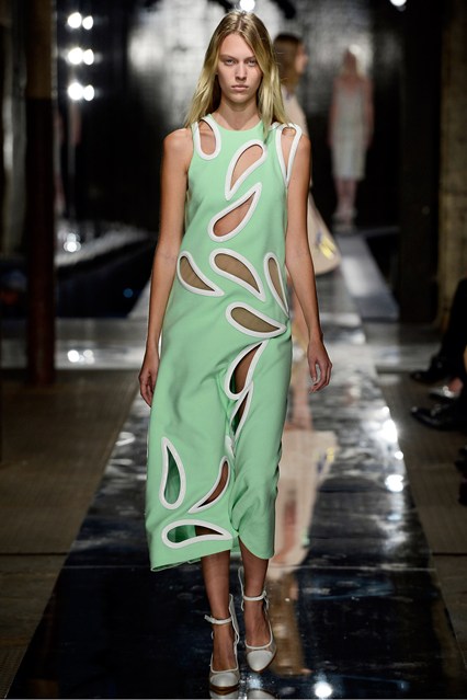 christopher_kane_014_1366.1280x1920_426x639