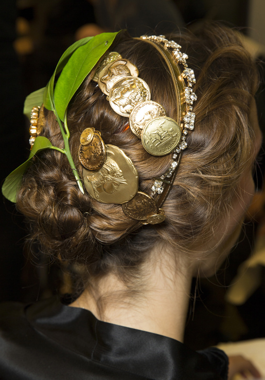 en_backstage_du_defile_dolce___gabbana_2014__fashion_week_milan_printemps___t___2014_702108546_north_545x.1
