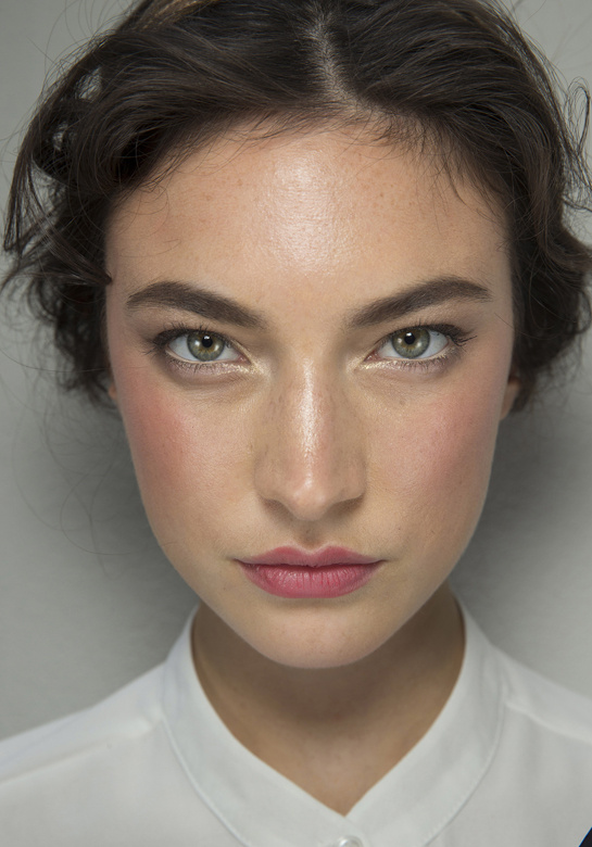 jacquelyn_jablonski_en_backstage_du_defile_dolce___gabbana_2014_690664309_north_545x.1