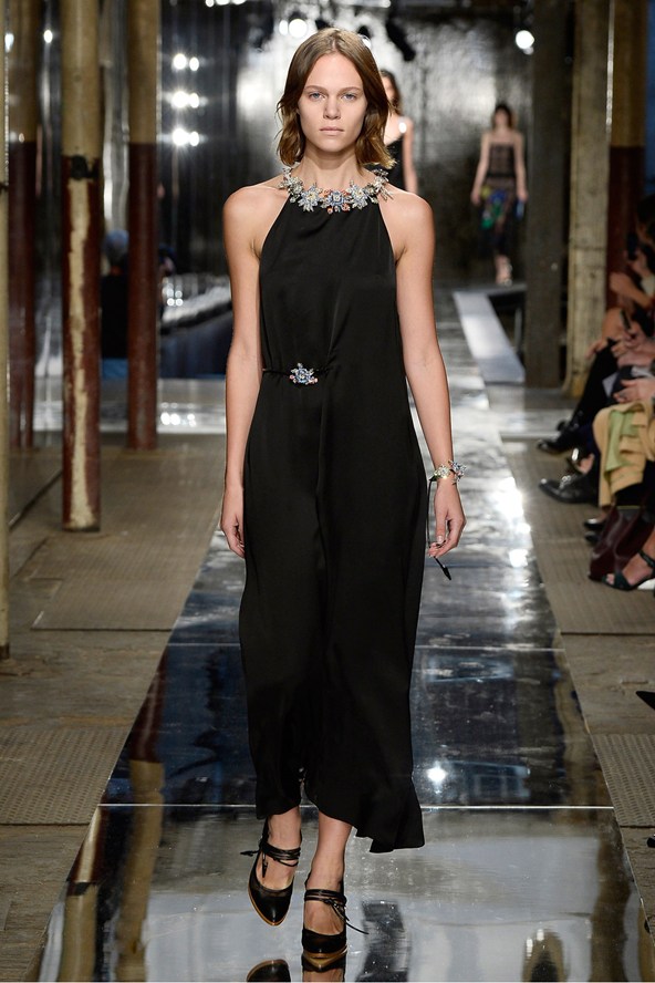 christopher_kane_046_1366.1280x1920_592x888