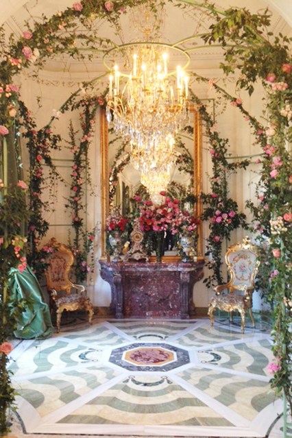 Dolce-8-vogue-27jan14-Sarah-Harris_b_426x639