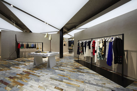 c__line_ouvre_sa_premi__re_boutique____londres_870916495_north_545x