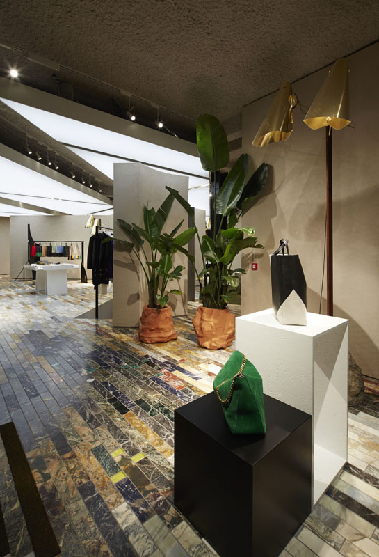 c__line_ouvre_sa_premi__re_boutique____londres_880914645_north_545x