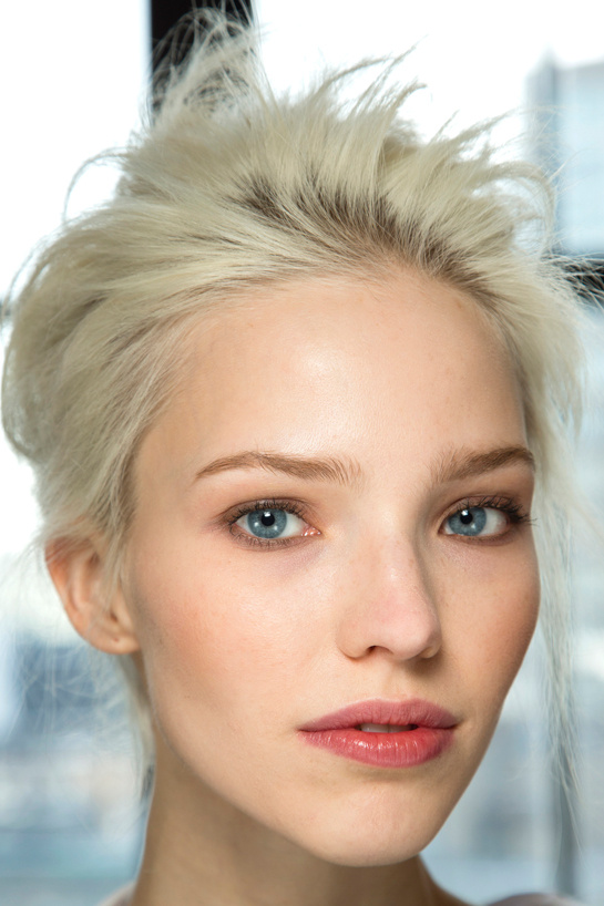 en_backstage_du_d__fil___michael_kors_automne_hiver_2014_2015_250631568_north_545x