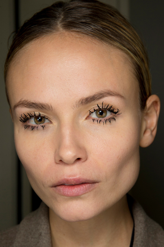 en_backstage_du_d__fil___prada_automne_hiver_2014_2015___895911858_north_545x