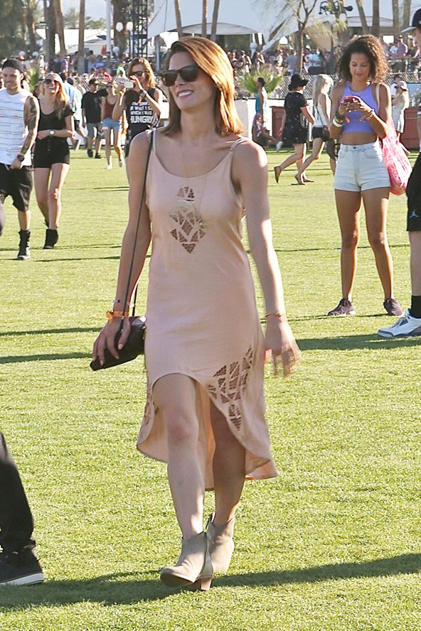 Ashley-Greene-Vogue-14Apr14-Wenn_b_592x888