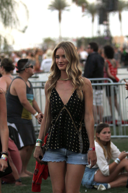 les_meilleurs_looks_du_festival_de_coachella_rosie_huntington_whiteley_66440602_north_545x