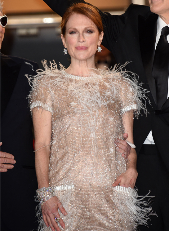 0519_rc_julianne_moore_in_c_931148296_north_545x.1