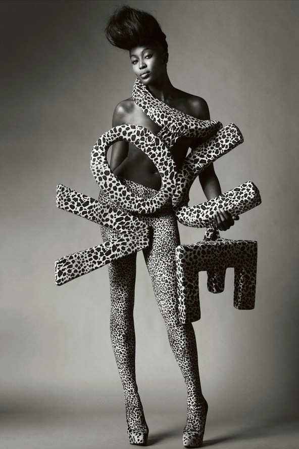 Naomi-Campbell-Vogue-17mar14-1990-Testino_b_592x888