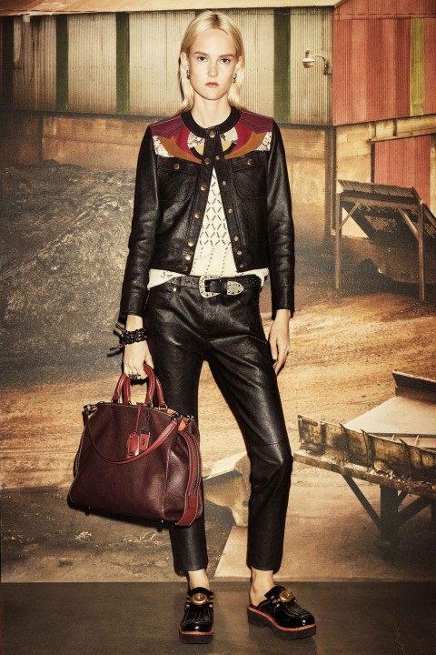 look_03_jpg_455_north_1382x_black