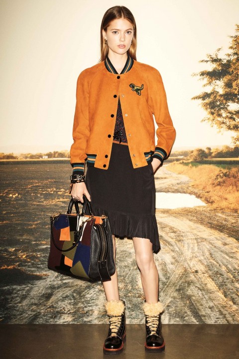 look_05_jpg_4211_north_1382x_black