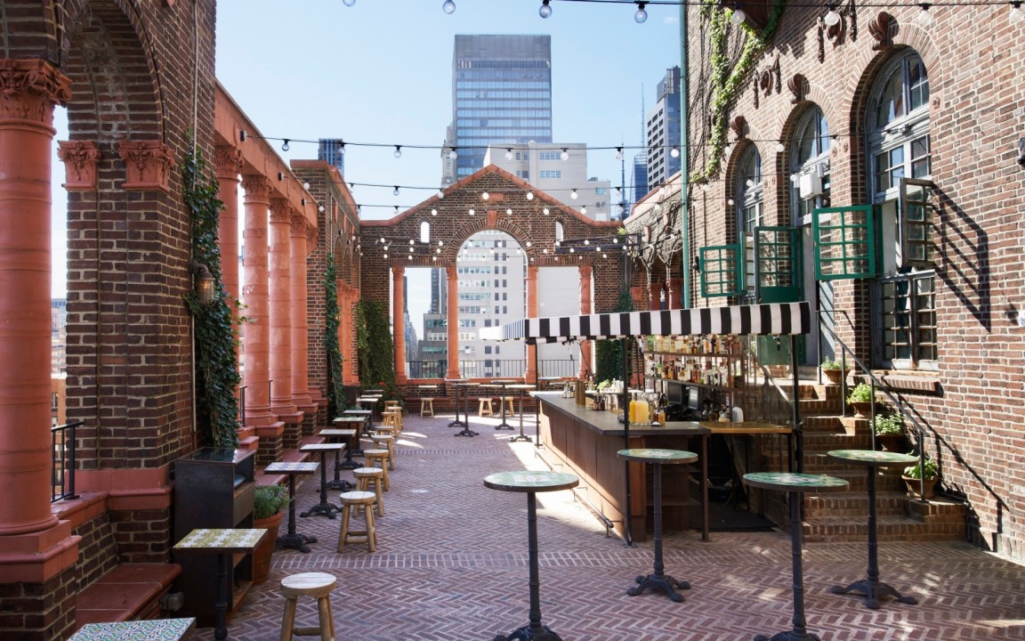 201408-w-best-rooftop-bars-in-nyc-pod-39