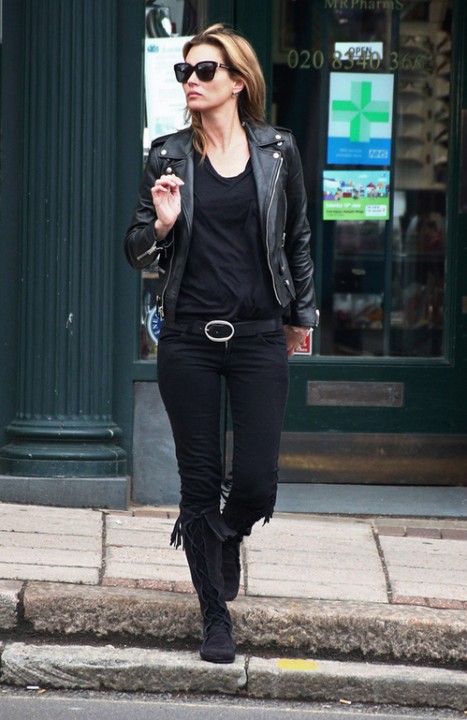 abaca_366783_001_121681465_north_607x_jpg_3570_north_499x_white