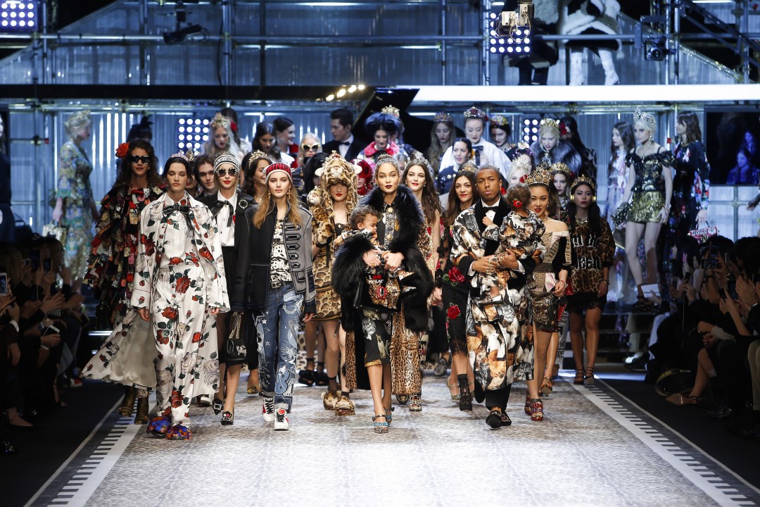 Dolce&Gabbana_women's fashion show fw17-18_finale_images (2)