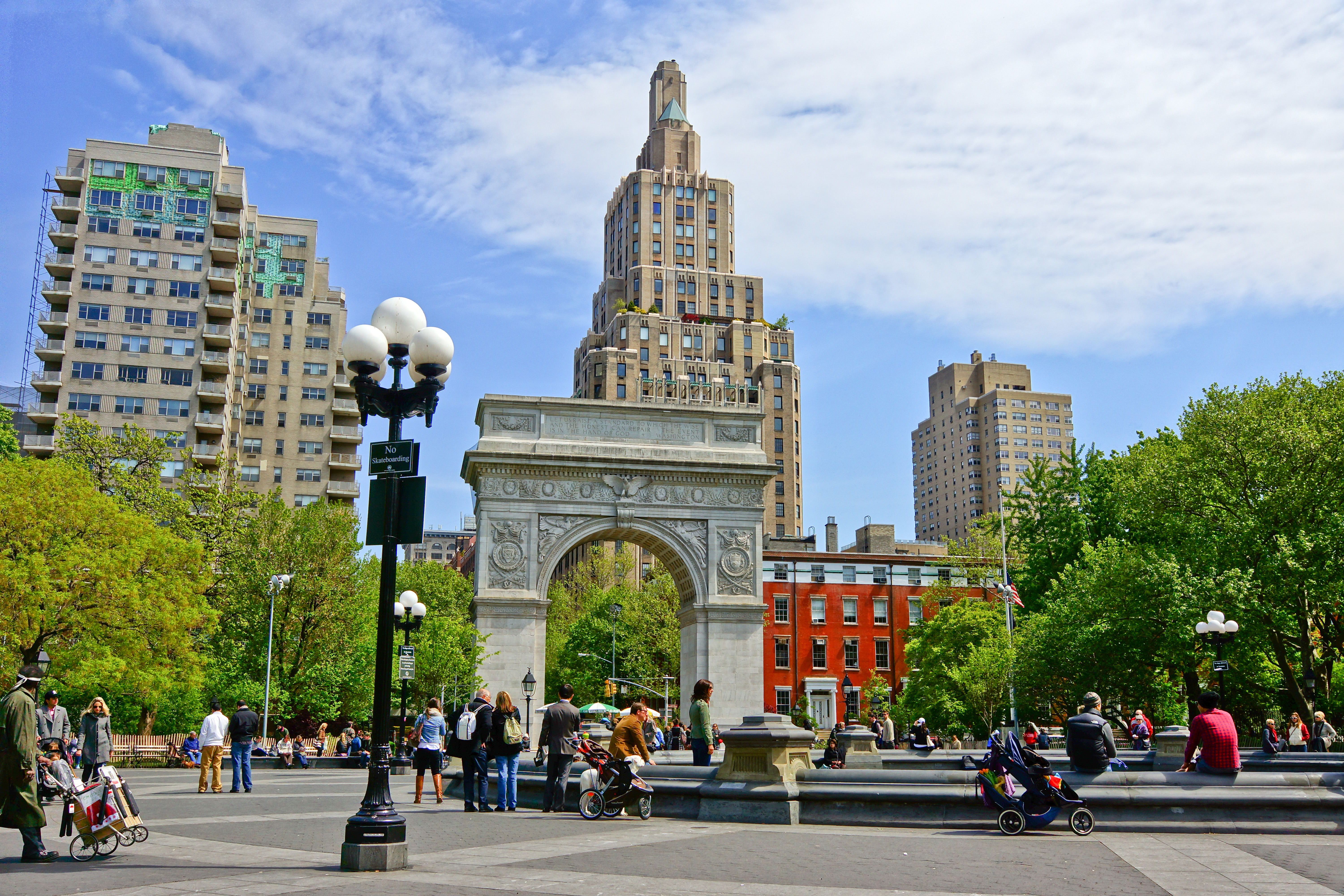Places of interest in usa. Вашингтон-сквер-парк. Вашингтон сквер Нью-Йорк. Гринвич Виллидж в Нью-Йорке. 11 Вашингтон сквер.